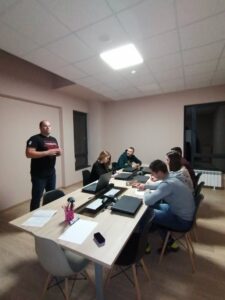 Обучение на доброволците в Елин Пелин