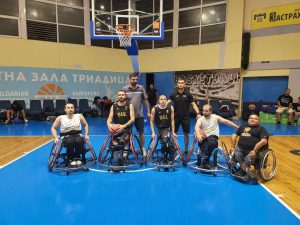 Доброволци в тренировка